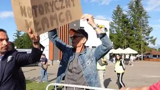 Burmistrz wyrwał transparent krytyczny wobec premiera Morawieckiego