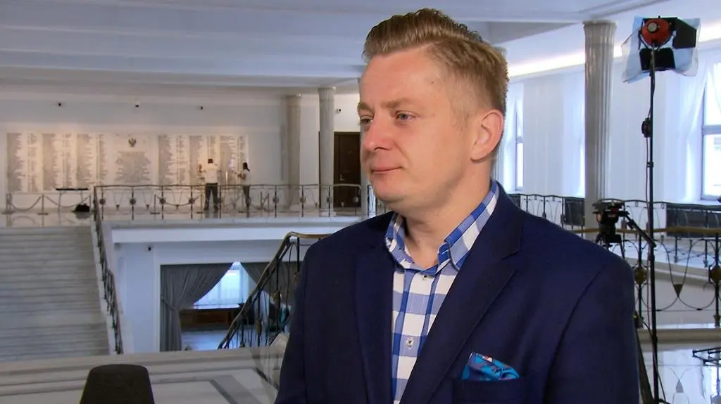 On się powinien przede wszystkim z tego wytłumaczyć