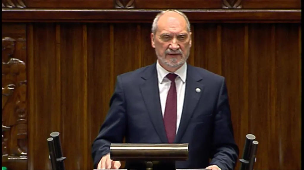 Macierewicz: pozwólcie państwo że złożę najwyższe wyrazy szacunku i podziękowania pani premier