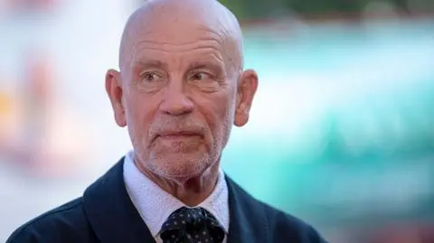 John Malkovich o zaginięciu Juliana Sandsa. "Byliśmy bardzo, bardzo blisko"