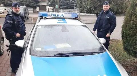 "Maluch wcisnął przycisk przy kluczykach". Wezwała policję na pomoc