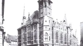 Gmach biblioteki tuż po wybudowaniu