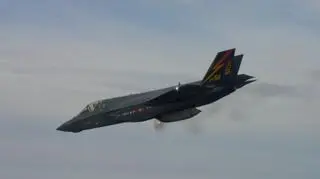 Testy podwieszanego działka F-35