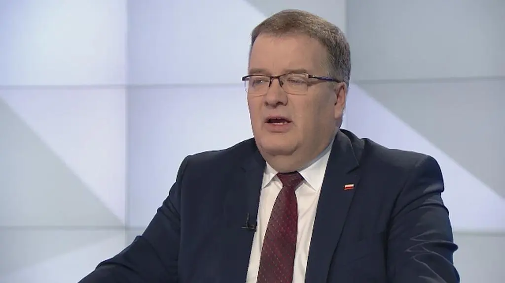 Wiemy doskonale z historii że Służba Bezpieczeństwa wrzucała swoich współpracowników do różnych instytucji