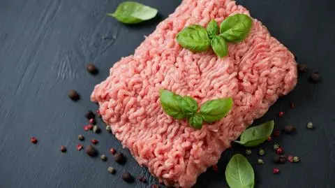 Salmonella w mięsie z indyka. Ostrzeżenie dla konsumentów