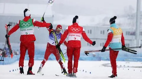 Rosyjska sztafeta poza zasięgiem rywali. Ciekawa walka o pozostałe medale