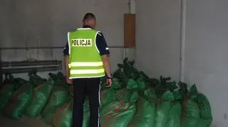 Policja oddała kierowcę w ręce funkcjonariuszy  Izby Celnej w Poznaniu