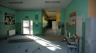 Zdewastowane korytarze