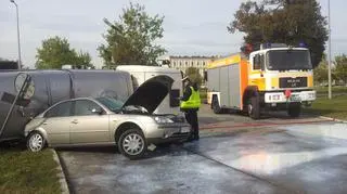 Osobowy fors został przygnieciony prze cysternę