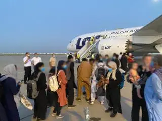 Akcja ewakuacji obywateli Afganistanu, którzy pomagali Polsce, z lotniska w Uzbekistanie