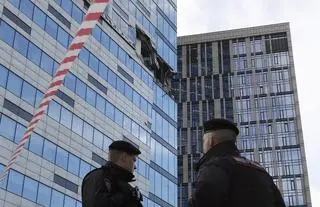 Uszkodzone wieżowce w Moskwie po ataku dronów