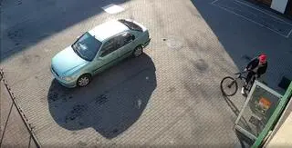 Policja szuka tego mężczyzny w związku z kradzieżą roweru