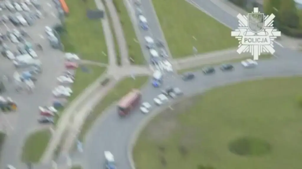 Policja pilnowała kibiców z ziemi i powietrza