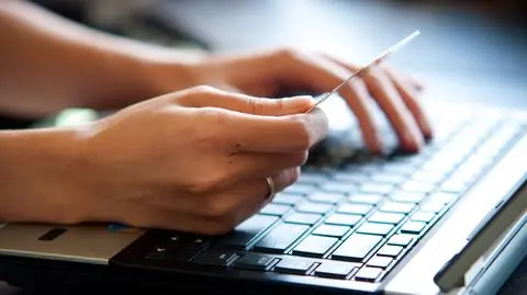 "Nie odkładaj ważnych transakcji". Banki ostrzegają przed utrudnieniami