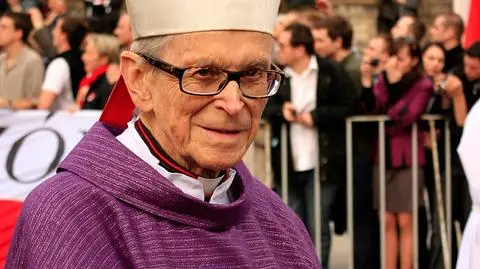 Kard. Macharski wciąż w poważnym stanie. "Rokowania zostawimy lekarzom"