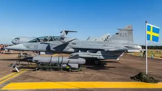 Szwedzki JAS-39 Gripen z uzbrojeniem