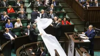 10 godzin wniosków, dwie godziny na odpowiedź
