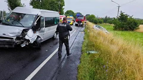 Dziesięć osób poszkodowanych w wypadku busa. Wśród rannych pięć dziewczynek