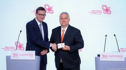 Mateusz Morawiecki przekazał przewodnictwo w grupie V4 Viktorowi Orbanowi