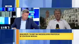 Łukaszenka wysiadł ze śmigłowca z bronią w ręku. Andrzej Zaucha komentuje