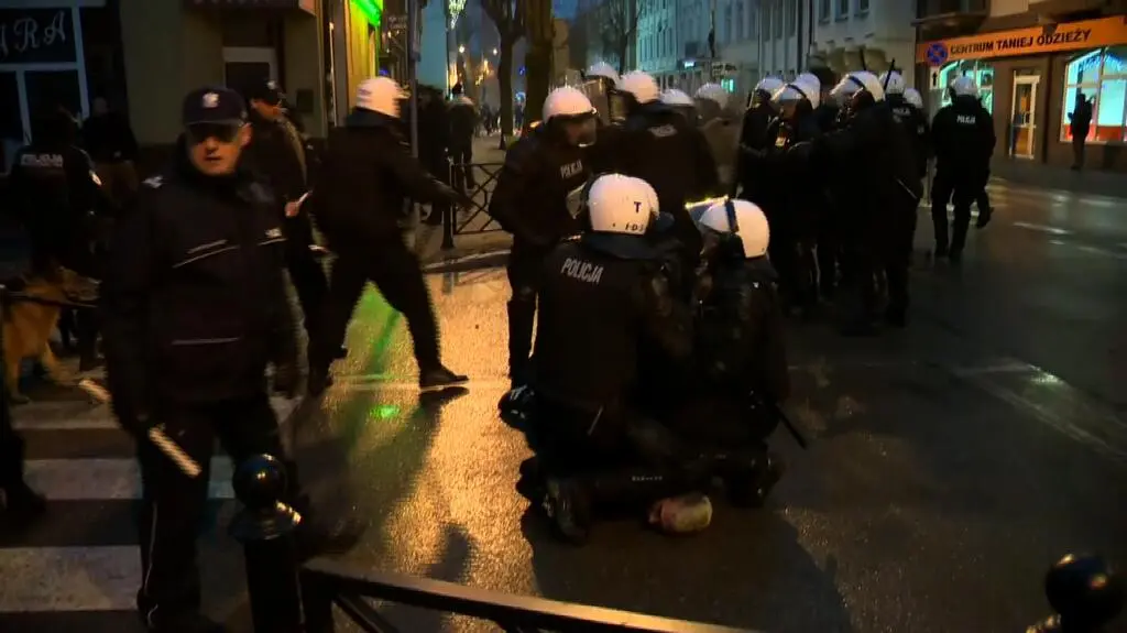 28 zatrzymanych po zamieszkach w Ełku