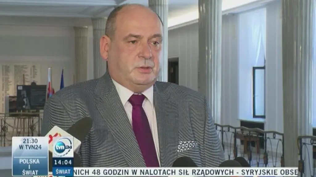 Dopóki nie ma zarzutów nie ma też decyzji politycznych