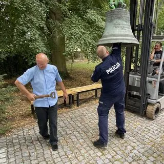 Serce prawdopodobnie odpadło podczas upadku wieży i pozostało w Smolęcinie, a sam dzwon wywieziono