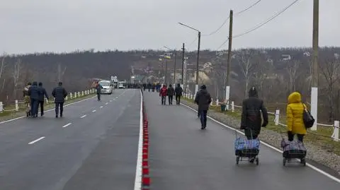 "Nie czują się bezpiecznie ani na ulicy, ani w domu". Amnesty International o kobietach na wschodzie Ukrainy