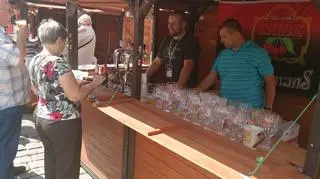 Wśród straganów nie zabrakło tych proponujących poznaniakom alkohole