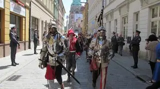 Rycerze na wrocławskim Rynku.