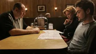 James Gandolfini (Tony Soprano), Edie Falco (Carmela), Robert Iler (Anthony Jr