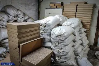 Służby zlikwidowały miejsce, w którym produkowano wyroby tytoniowe