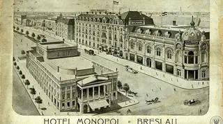 Otoczenie Hotelu Monopol na widokówce