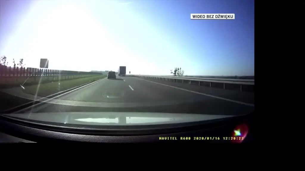 TICKER_JAZDA_POD_PRAD