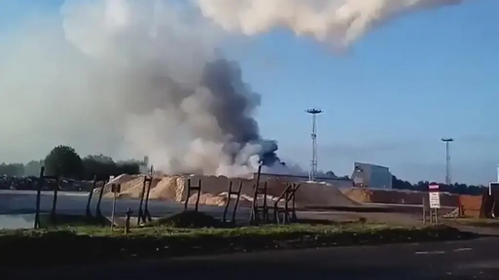 Trwa akcja dogaszania pożaru