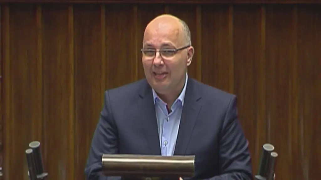 Depczecie konstytucję którą naród przyjął w referendum