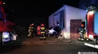 Na miejscu interweniowały cztery zastępy straży pożarnej 