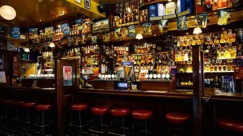temple bar dublin irlandia S - Romrodphoto shutterstock_1702466395