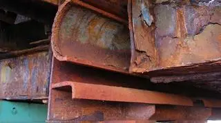 Most składa się z 9 przęseł