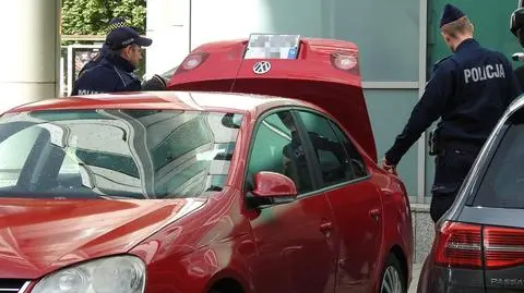 Uciekali przed policją, ale skręcili w ślepą ulicę. Zarzuty dla kierowcy