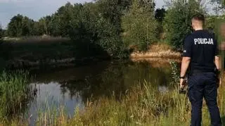 Trzylatek wpadł do sadzawki, nieprzytomne dziecko trafiło do szpitala 