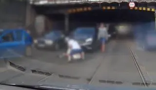 Policja otrzymuje tysiące zdjęć i nagrań