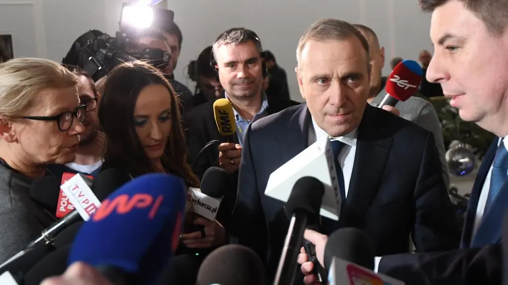 Schetyna: nie zmieniamy decyzji zostajemy w sali plenarnej