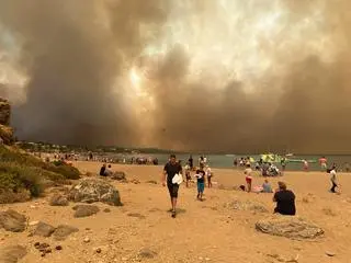 Zdjęcia z ogarniętego pożarami Rodos