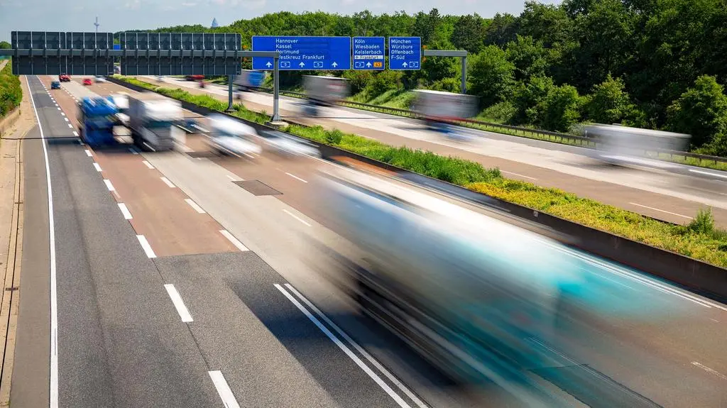 Autostrada w Niemczech (zdjęcie ilustracyjne)
