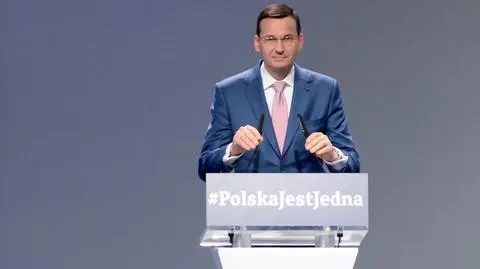 Wszystkie uśmiechy kierowane są w stronę Morawieckiego. To nie przypadek