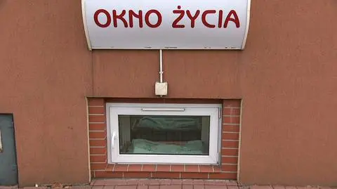 O pierwszej w nocy rozległ się alarm, w oknie życia była dziewczynka 