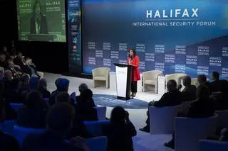 Minister obrony Kanady Anita Anand podczas otwarcia Międzynarodowego Forum Bezpieczeństwa w Halifaksie