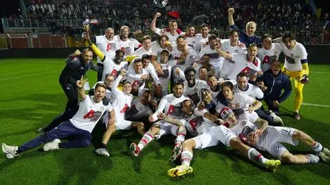 Po 26 latach wracają do elity. Szalona radość na ulicach miasta