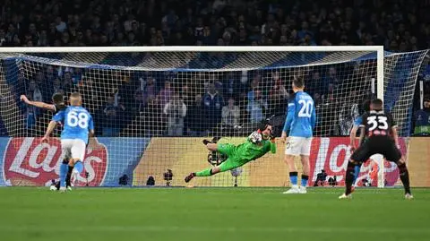Bramkarz Napoli bohaterem pierwszej połowy. Cuda między słupkami nie wystarczyły